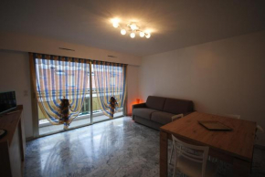 Гостиница Le Minerve 5515  Канны